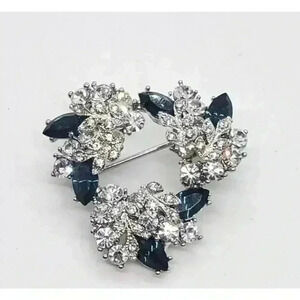 Vintage Brooch Blue And Clear Crystal Rhinestones Flower Leaves Wreath